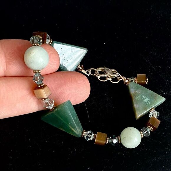 ASC Striking Polished Green Agate with Sterling clasps - Picture 4 of 9